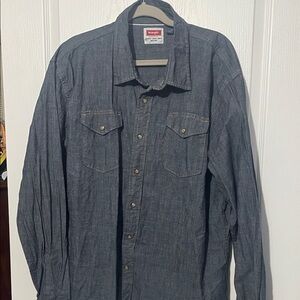 Wrangler Button-Up Long-Sleeved Shirt